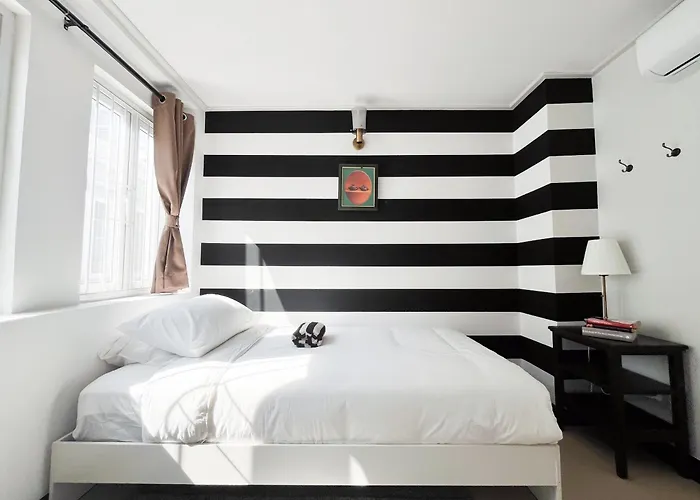 Holiday home Hidden Oasis House In Chinatown Self Check-in *
